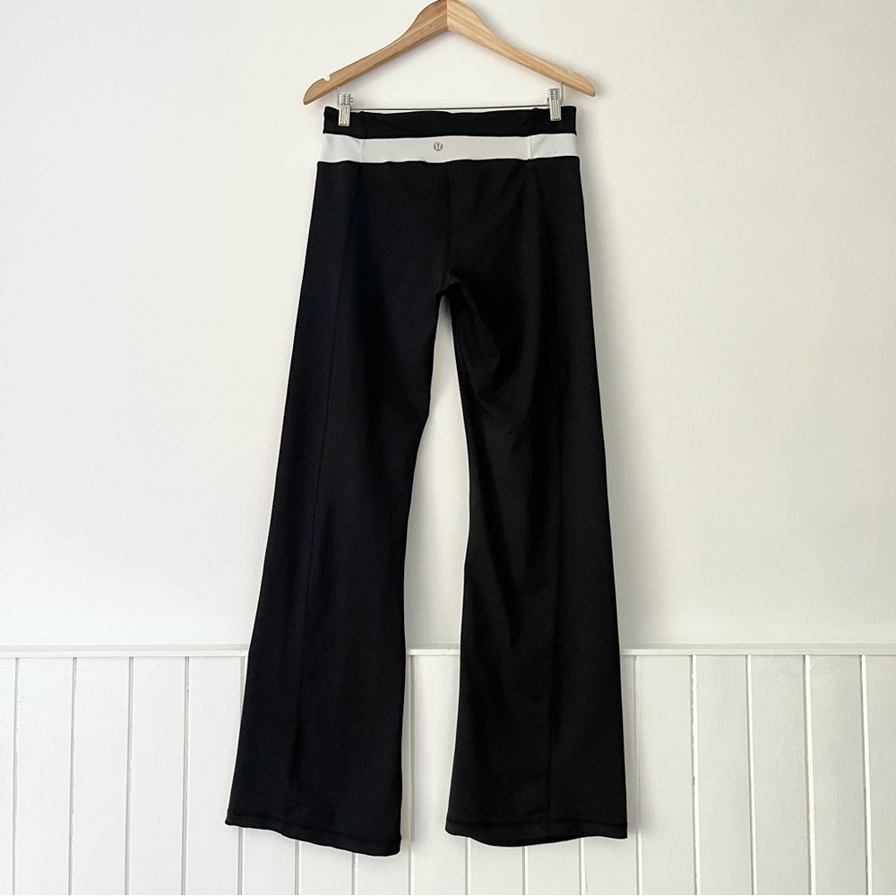 Lululemon Grove Flare Yoga Pant Size 10 - Picture 4 of 12